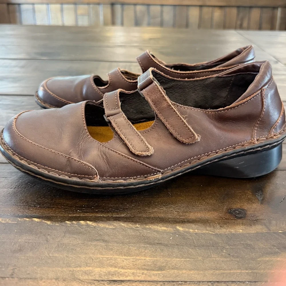 Naot Mary Jane Shoes 8 US 39 Brown Leather Triple Strap Comfort Walking Casual